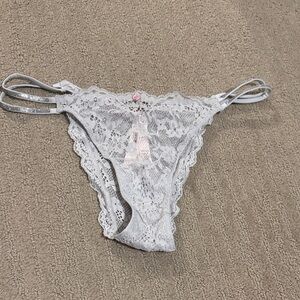 🆕 Victoria's Secret Dream Angels Brazilian Lace Panty. L. NWT!💥